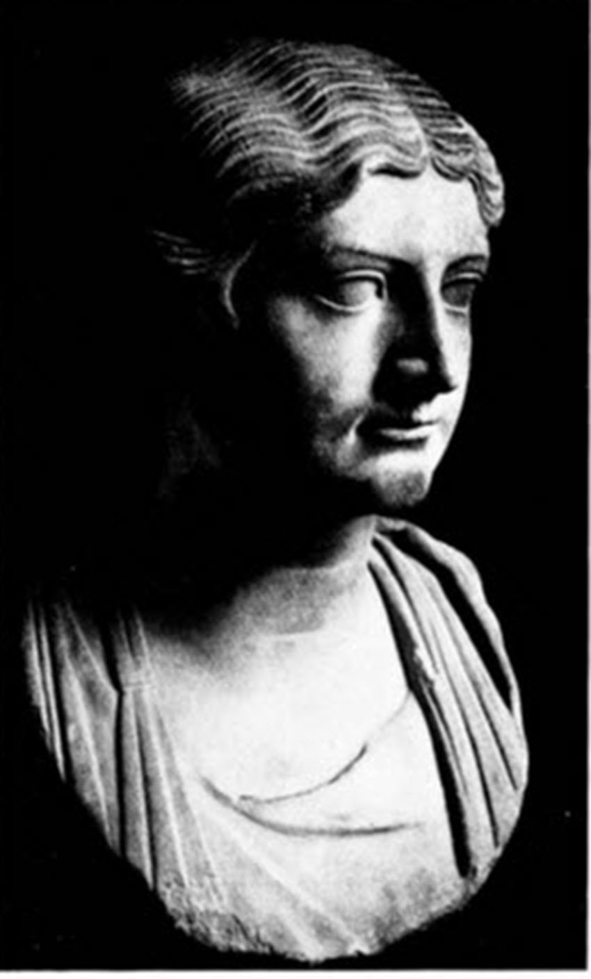 Statue of a Roman Womnan